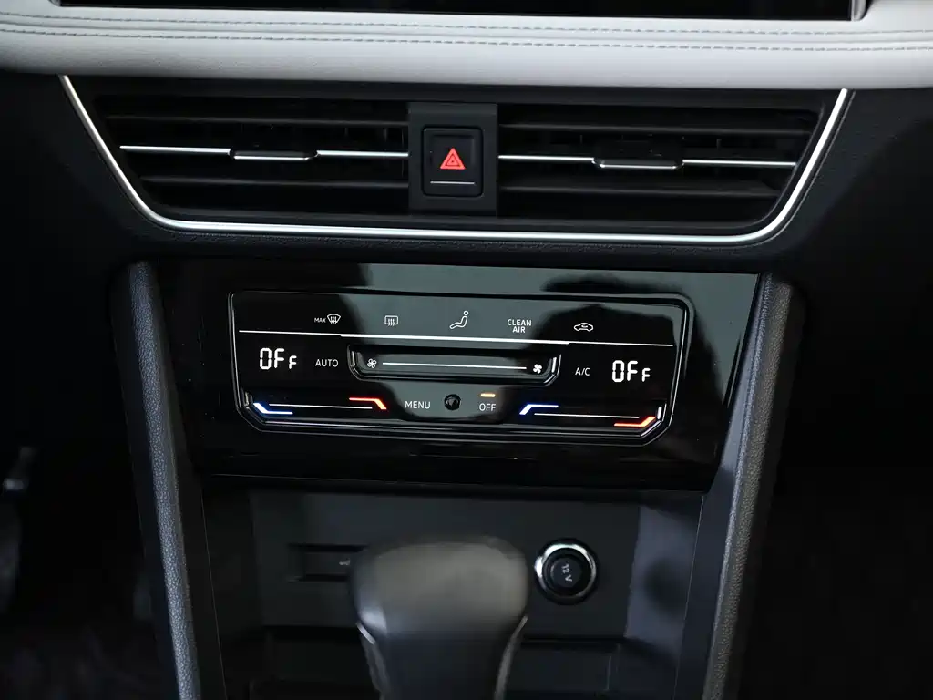 Volkswagen Tiguan L 2021 — фото 11
