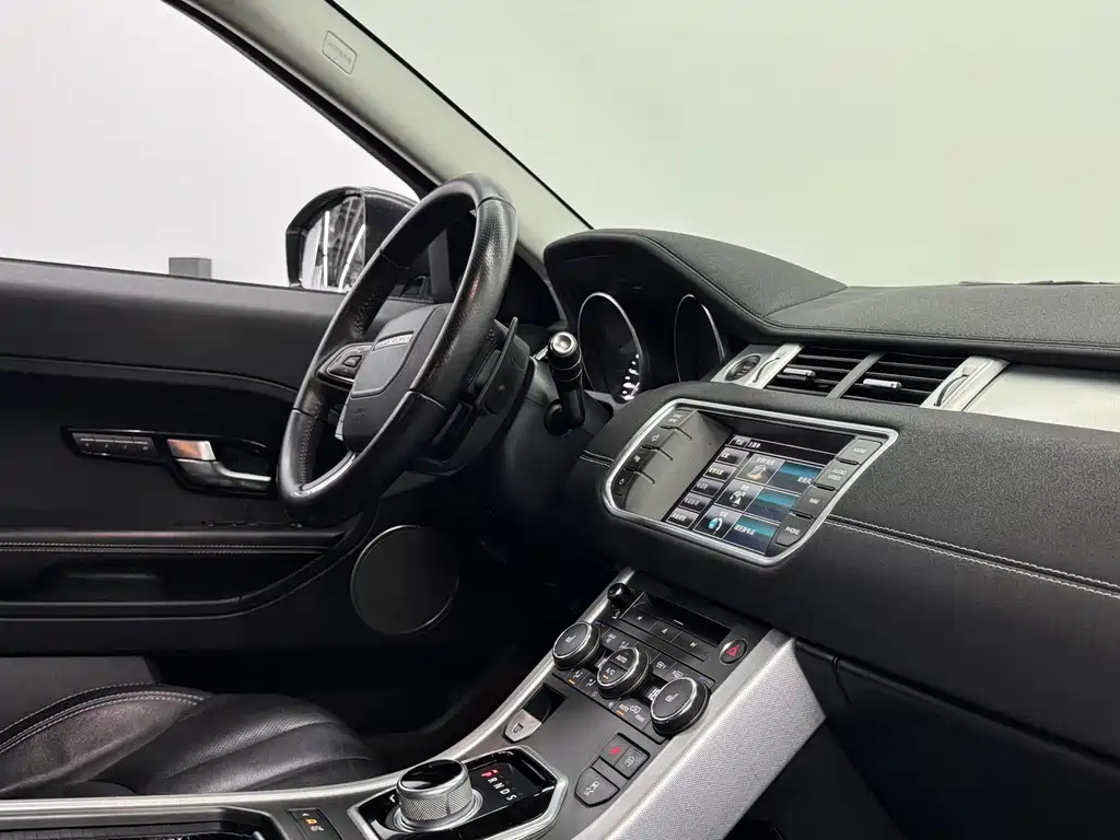 Land Rover Evoque 2016 — фото 9
