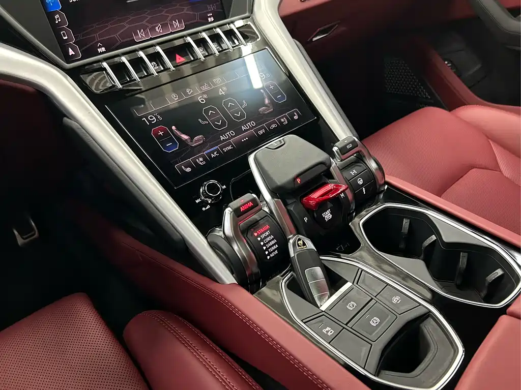Lamborghini Urus 2019 — фото 4