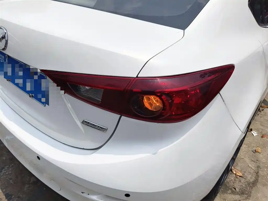 Mazda 3 Axela 2016 — фото 8