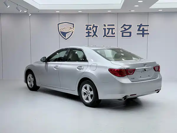 Toyota Reiz 2011