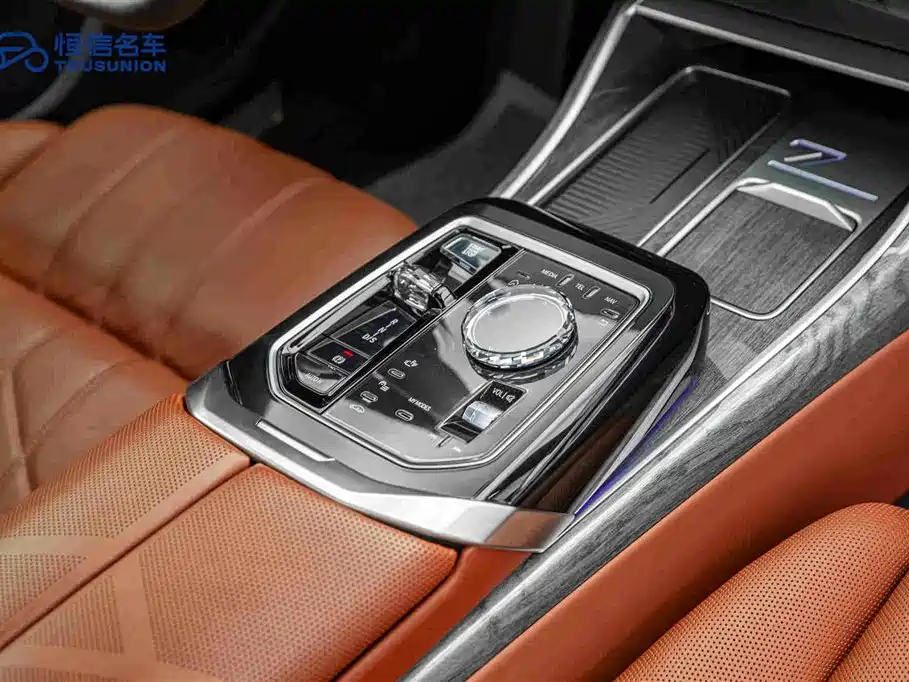 BMW 7 Series 2024 — фото 19