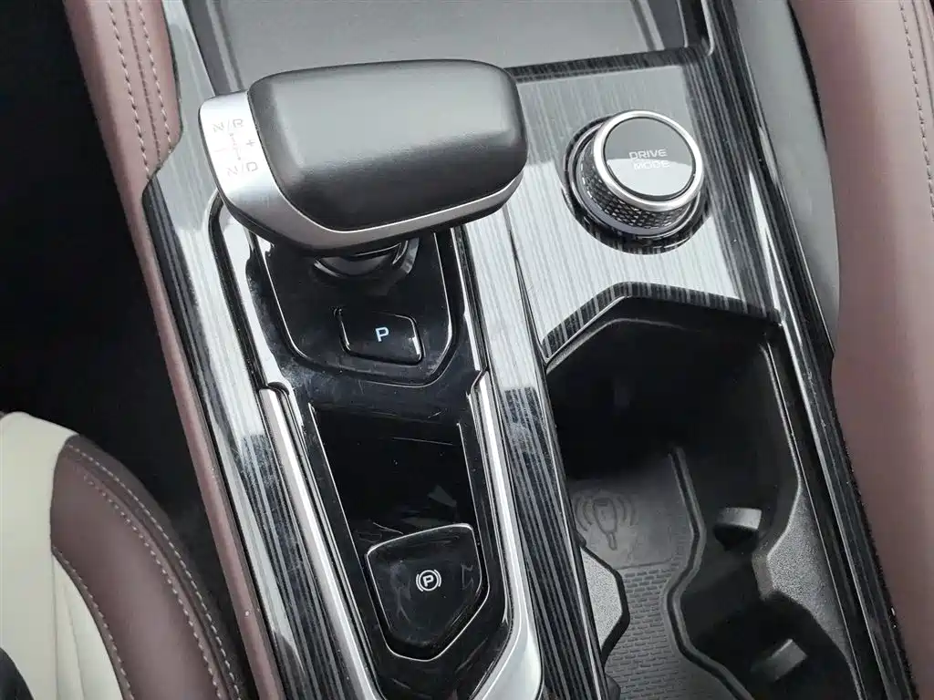 Geely Xingyue L 2023 — фото 13