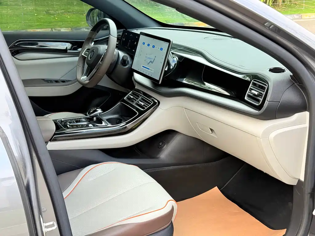 BYD Qin PLUS 2023 — фото 11