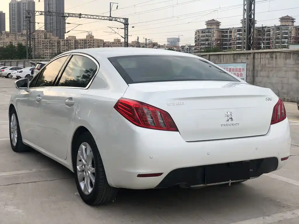Peugeot 508 2014 — фото 10