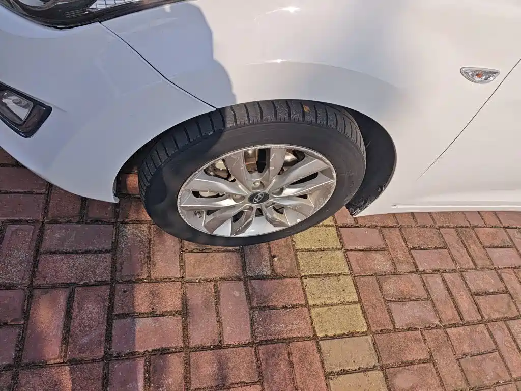 Hyundai Elantra Langdong 2015 — фото 25