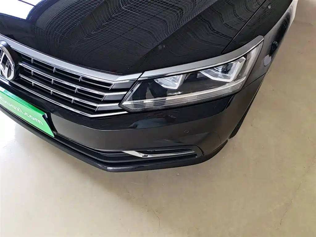 Volkswagen Passat 2018 — фото 24