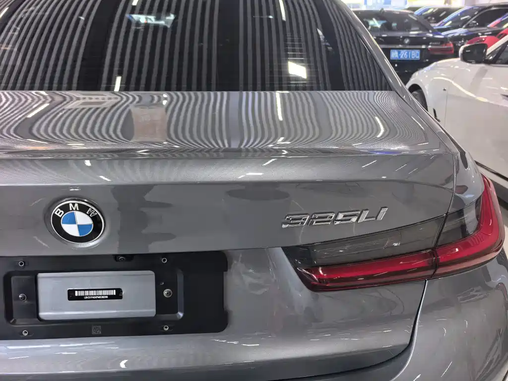 BMW 3 Series 2023 — фото 16