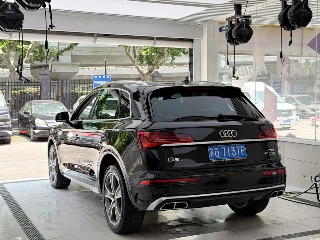 Audi Q5L 2022 — фото 20