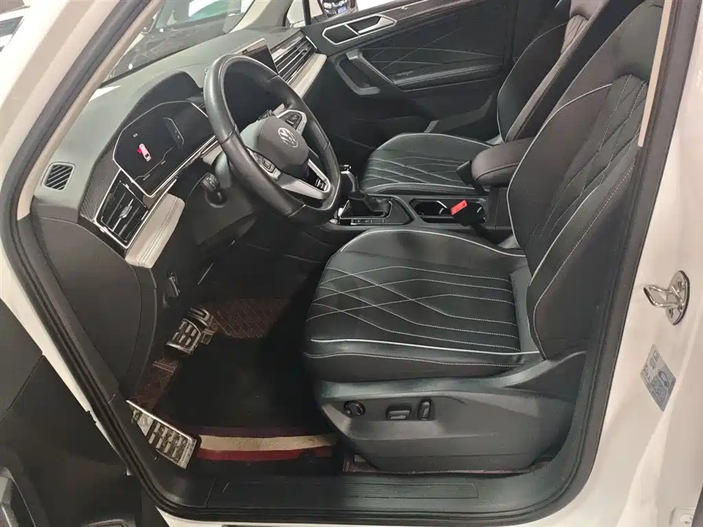 Volkswagen Tiguan L 2025 — фото 11