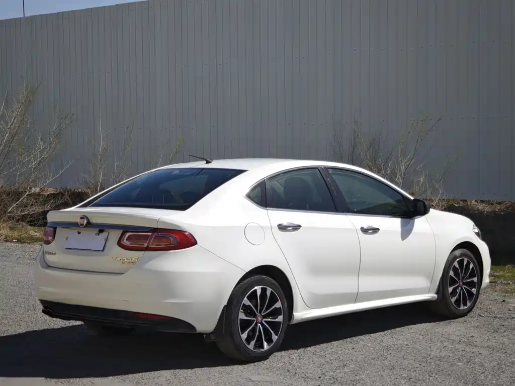 Fiat Viaggio 2015 — фото 6
