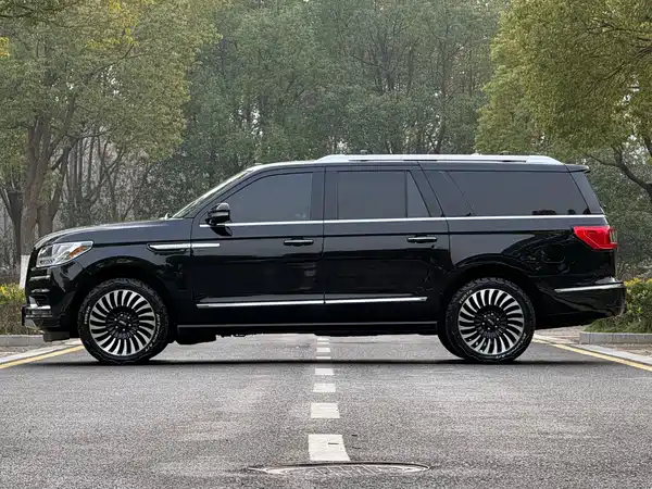 Lincoln Navigator 2022