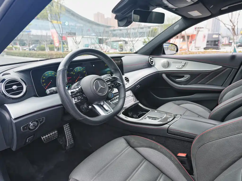 Mercedes-Benz E-Class AMG 2022 — фото 6