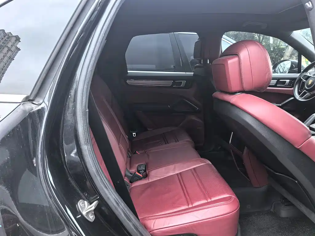 Porsche Cayenne 2018 — фото 11