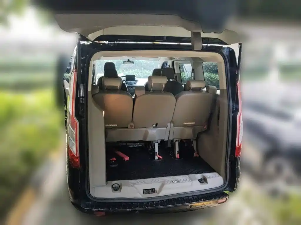 Ford Tourneo 2018 — фото 10