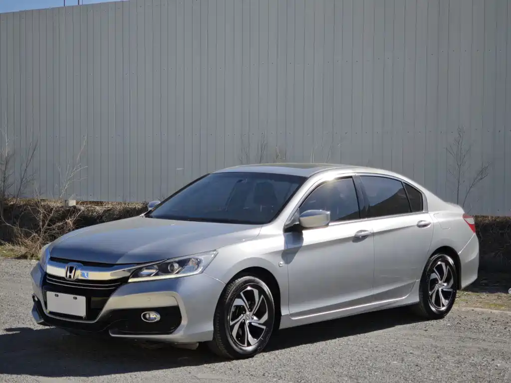 Honda Accord 2018 — фото 1