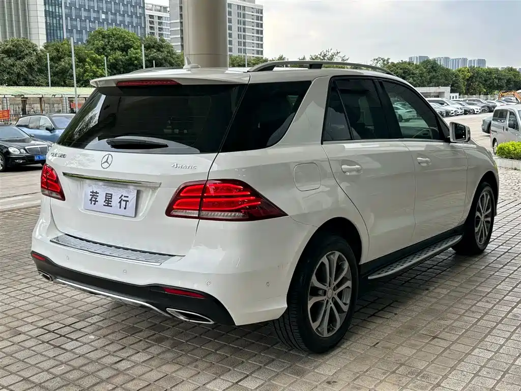 Mercedes-Benz GLE 2017 — фото 18