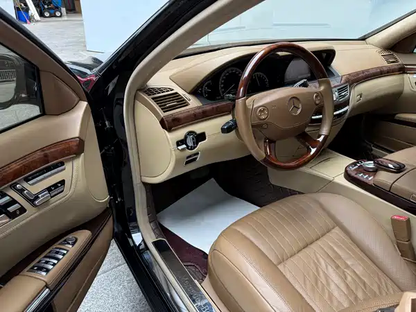 Mercedes-Benz S-Class 2008