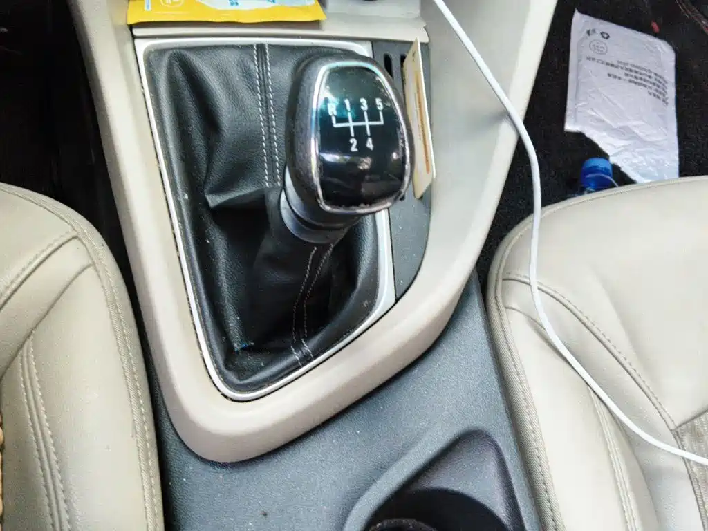 Buick Excelle 2016 — фото 15