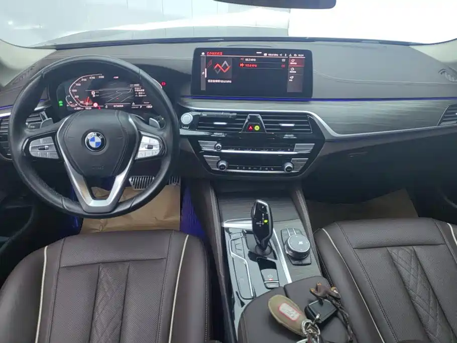 BMW 5 Series 2023 — фото 12