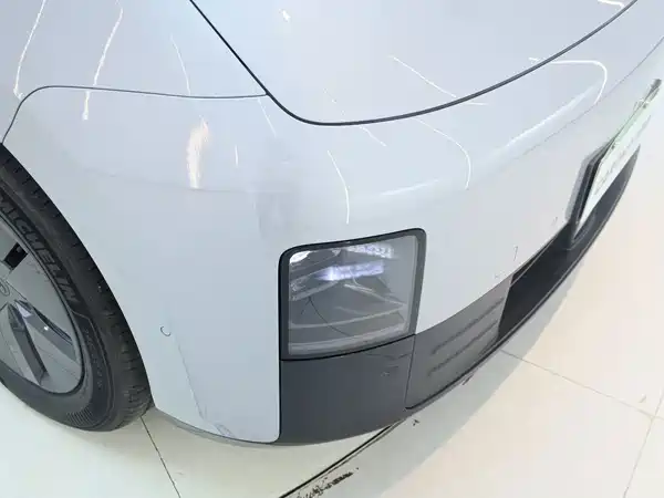 Li Auto MEGA 2024