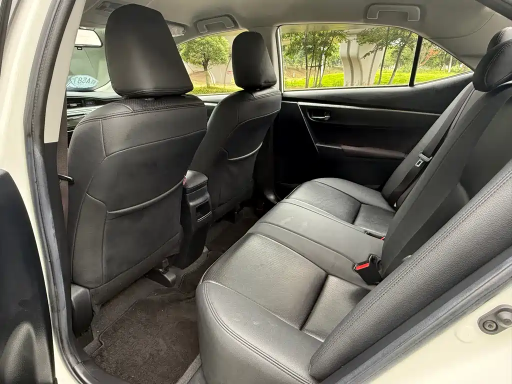 Toyota Corolla 2015 — фото 11