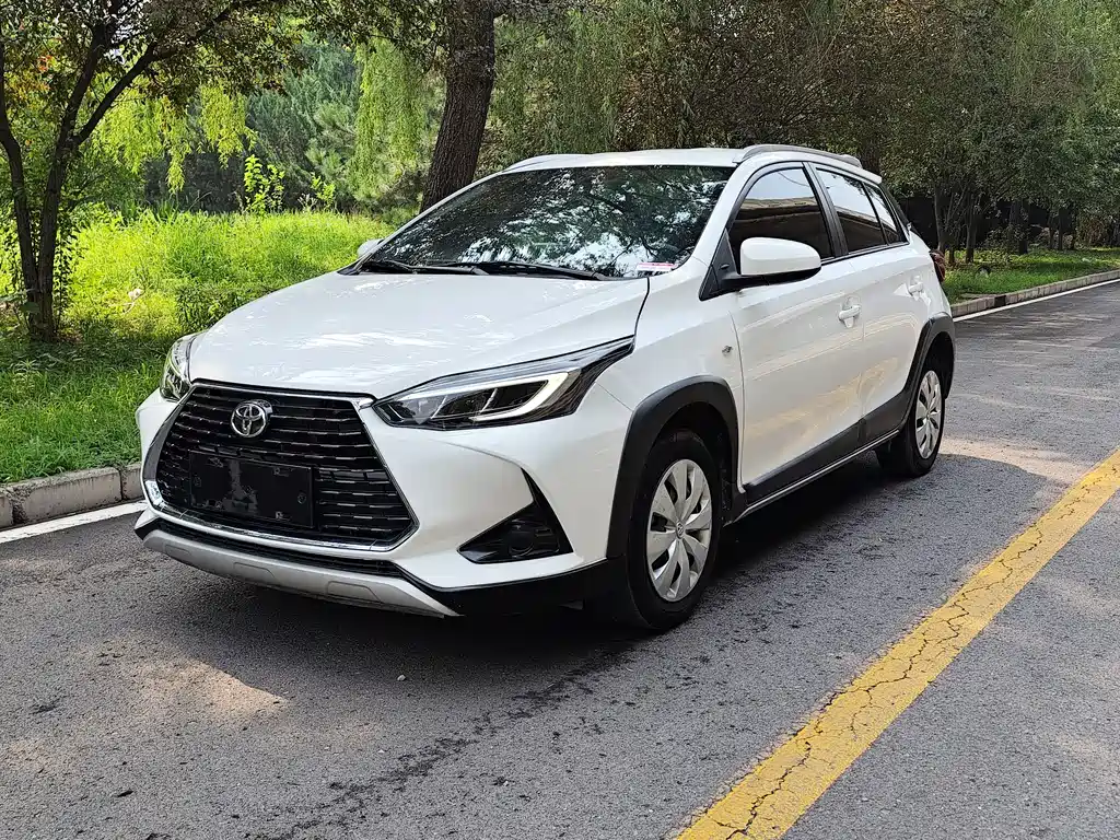Toyota Yaris L 2023