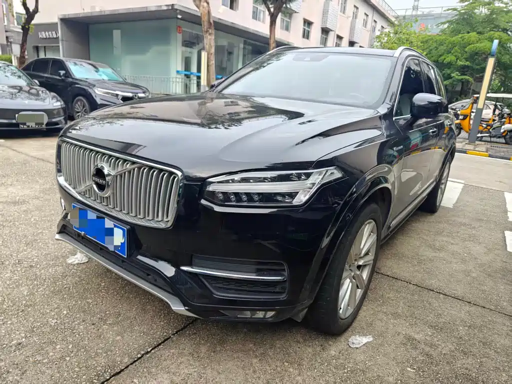 Volvo XC90 2018 — фото 9