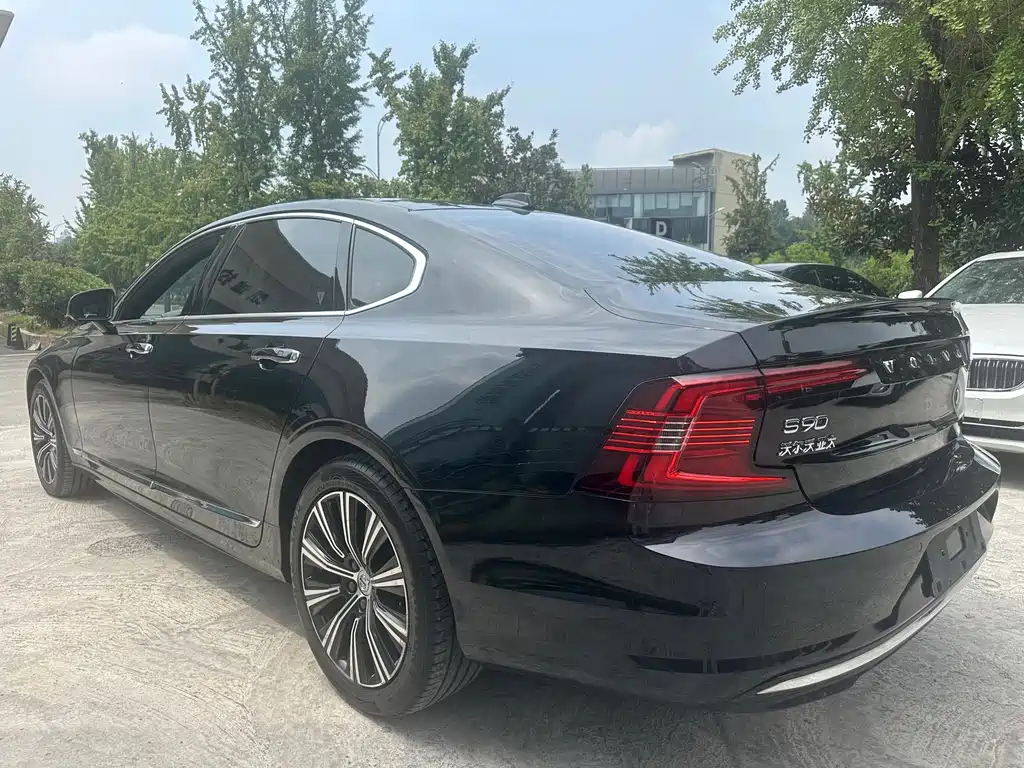 Volvo S90 2021 — фото 12