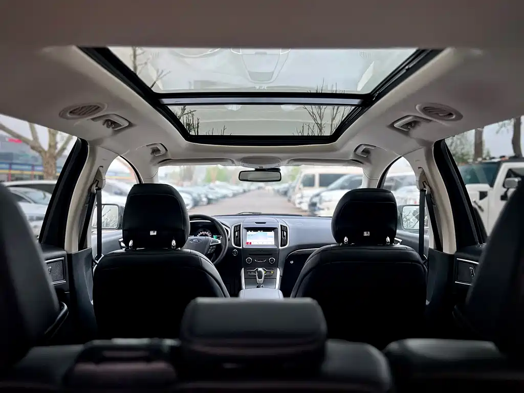 Ford Edge 2017 — фото 25