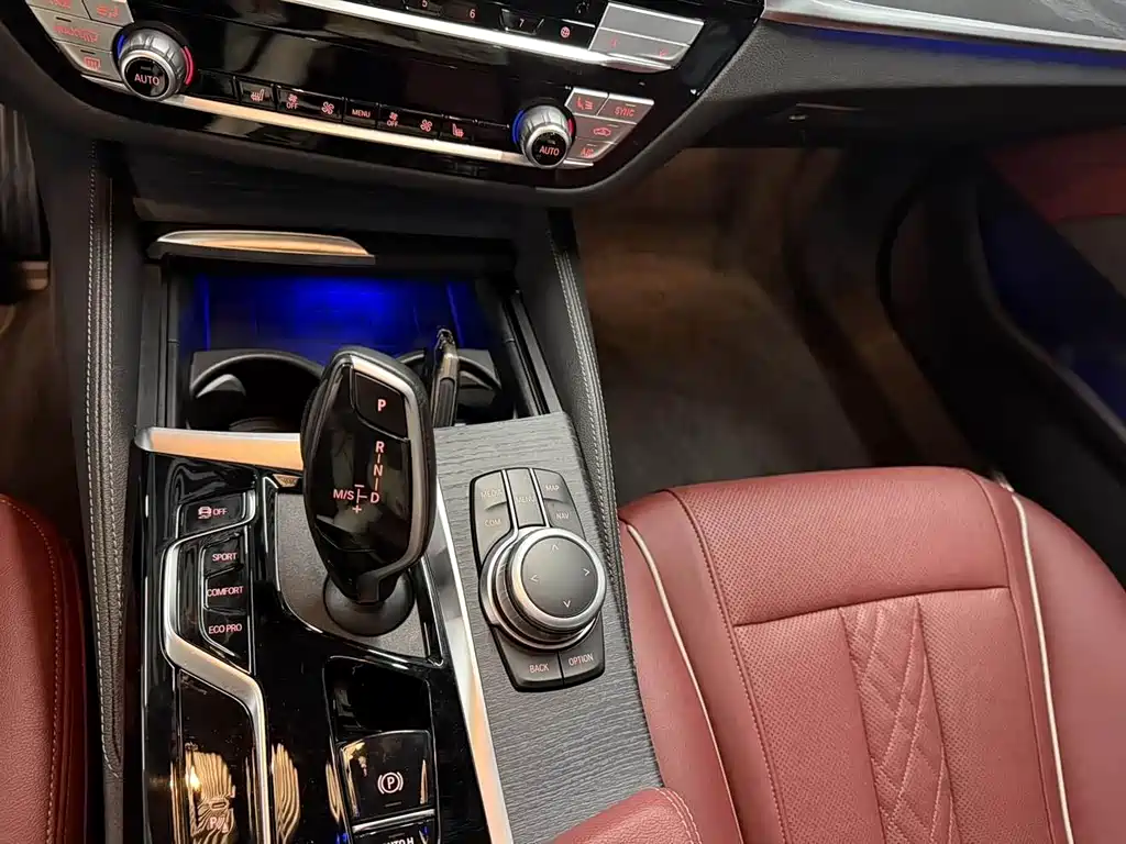 BMW 5 Series 2022 — фото 14