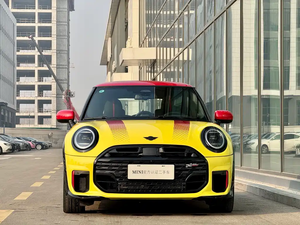 MINI JCW 2025 — фото 2