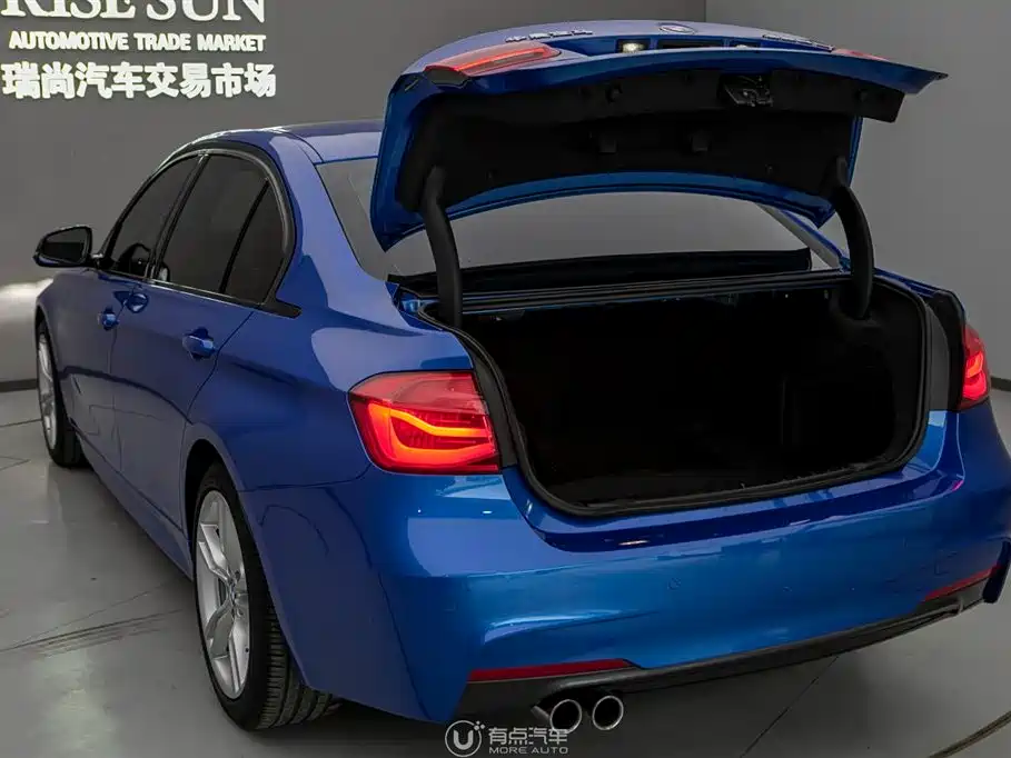 BMW 3 Series 2017 — фото 14