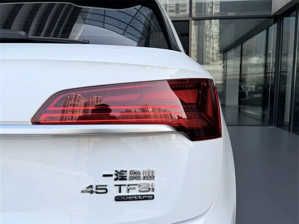 Audi Q5L 2022 — фото 13