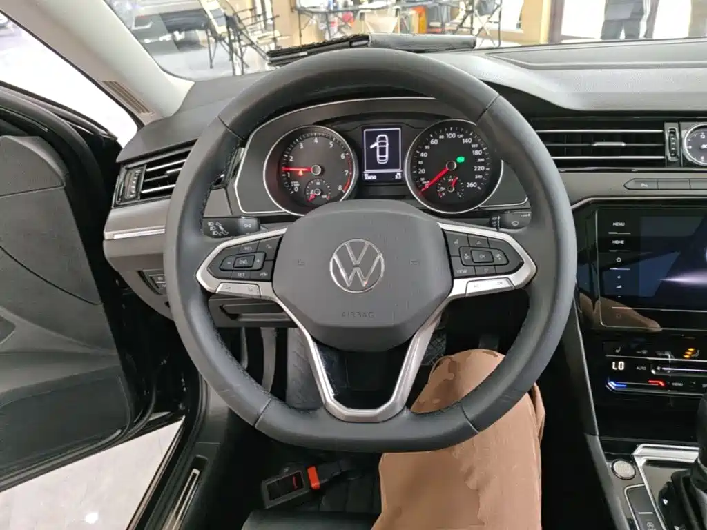 Volkswagen Magotan 2022 — фото 11