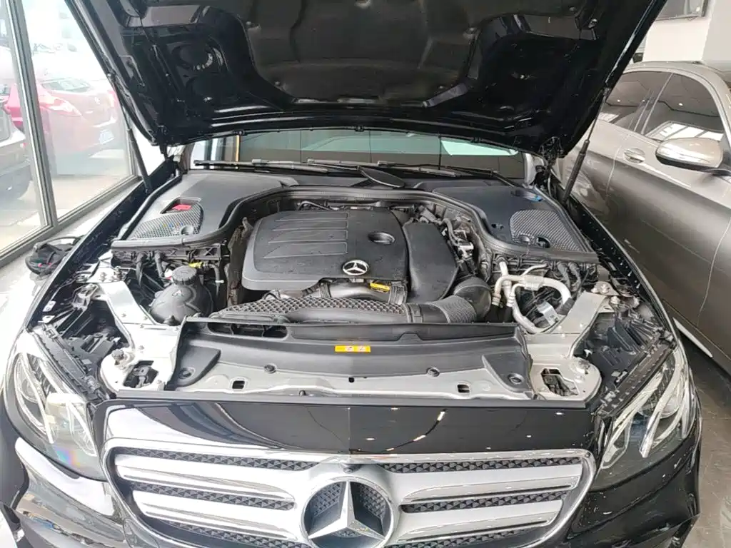 Mercedes-Benz E-Class 2019 — фото 20