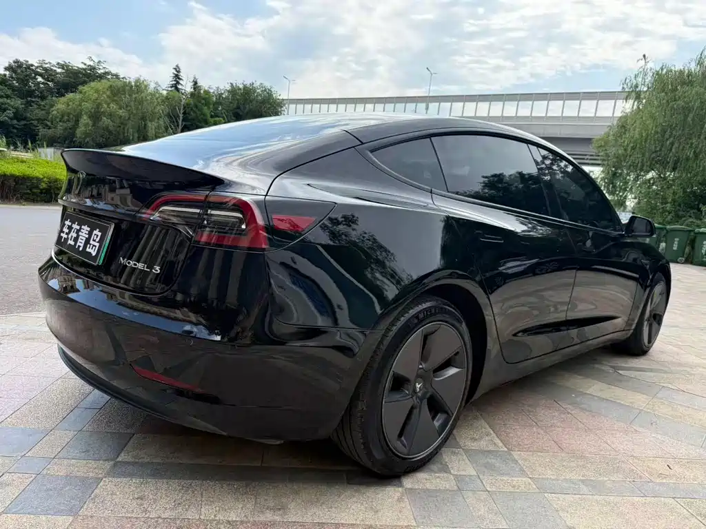 Tesla Model 3 2023 — фото 14