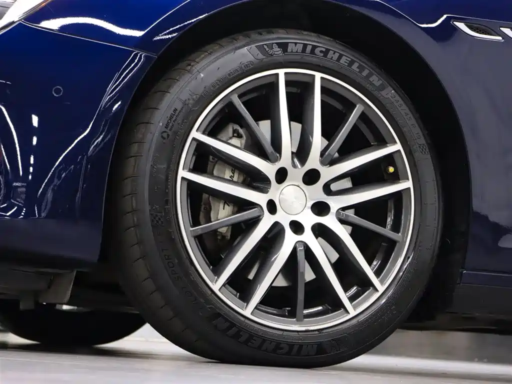 Maserati Ghibli 2020 — фото 22