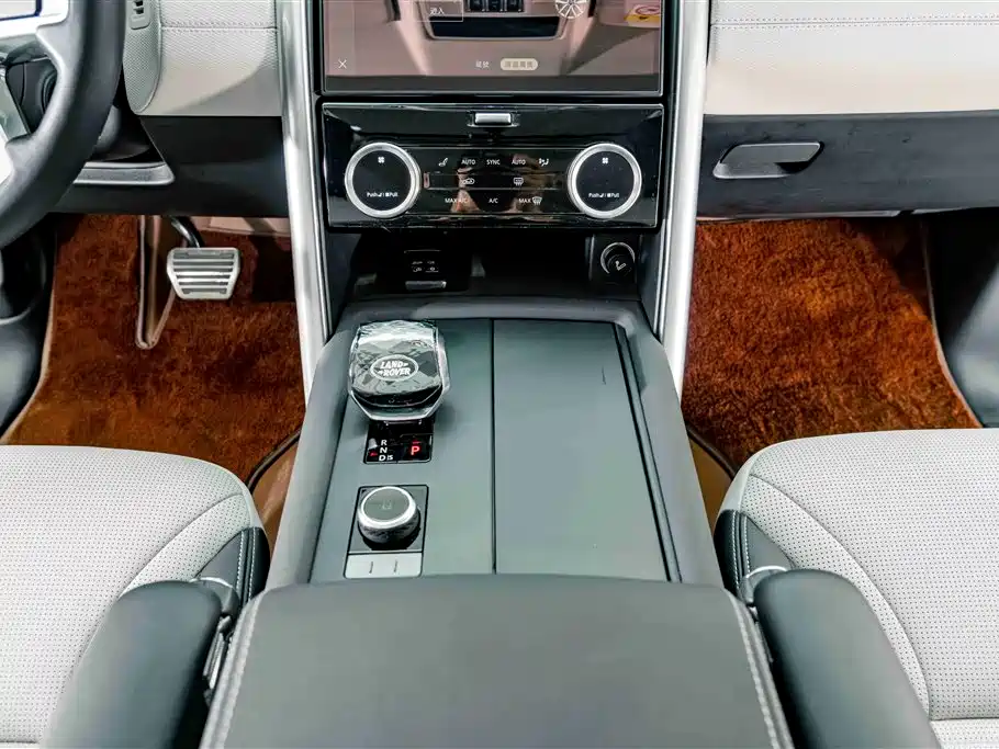 Land Rover Discovery 2021 — фото 15