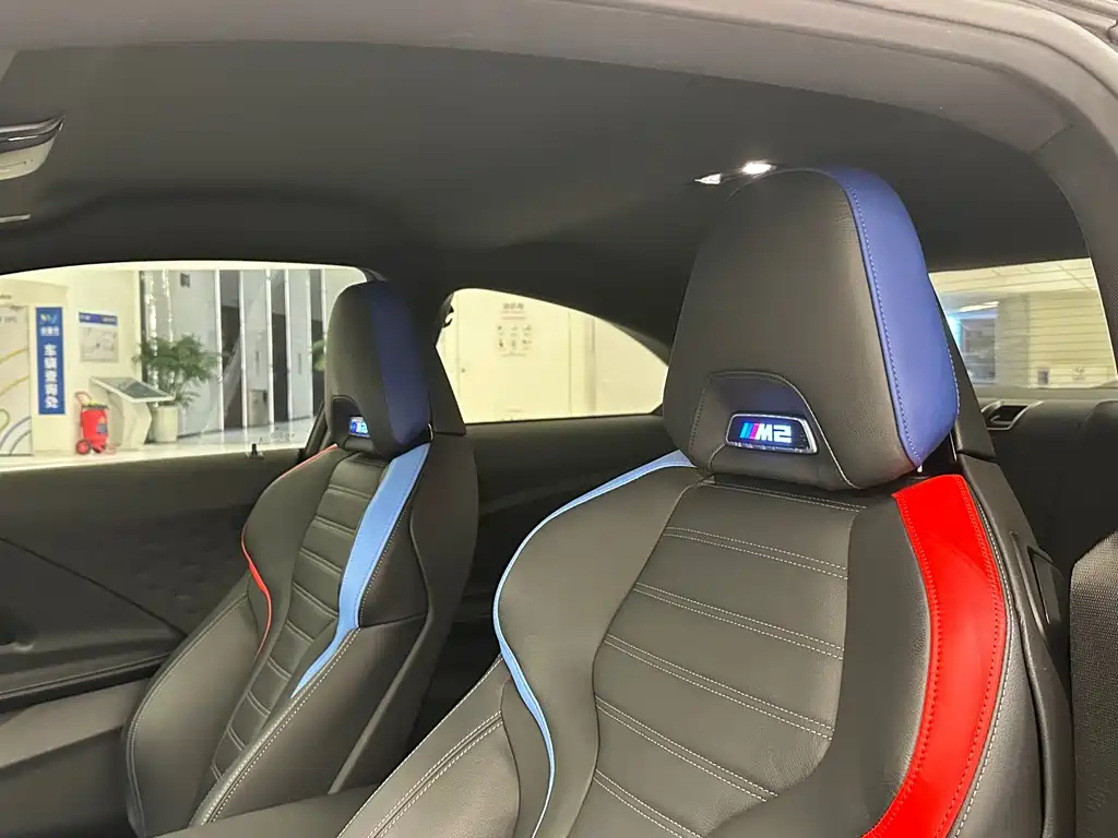 BMW M2 2025 — фото 11