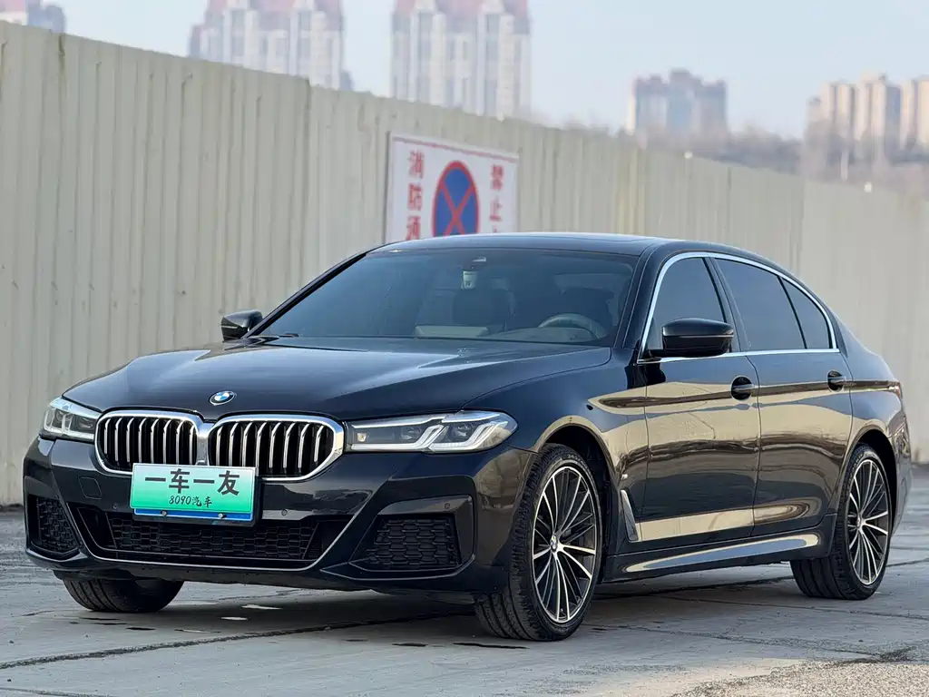 BMW 5 Series 2021 — фото 1