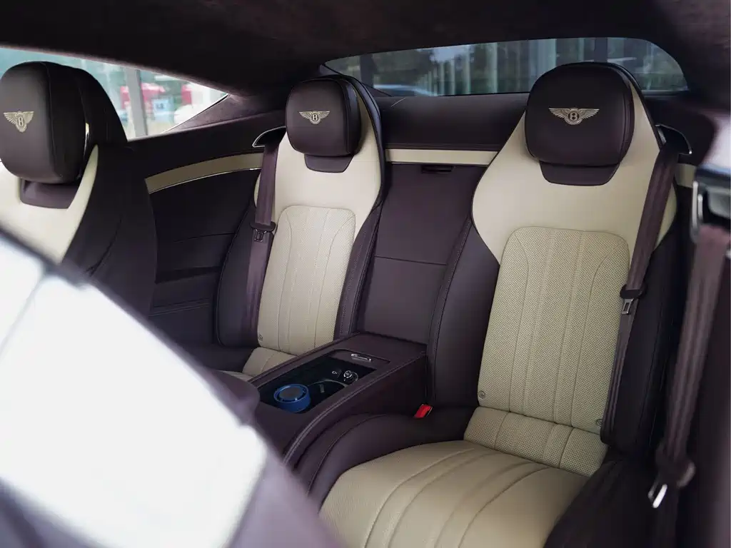 Bentley Continental 2020 — фото 12