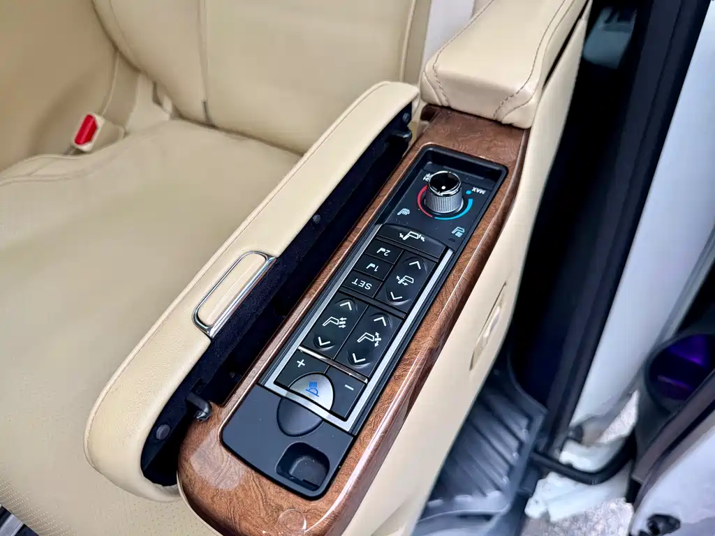 Toyota Alphard 2016 — фото 14