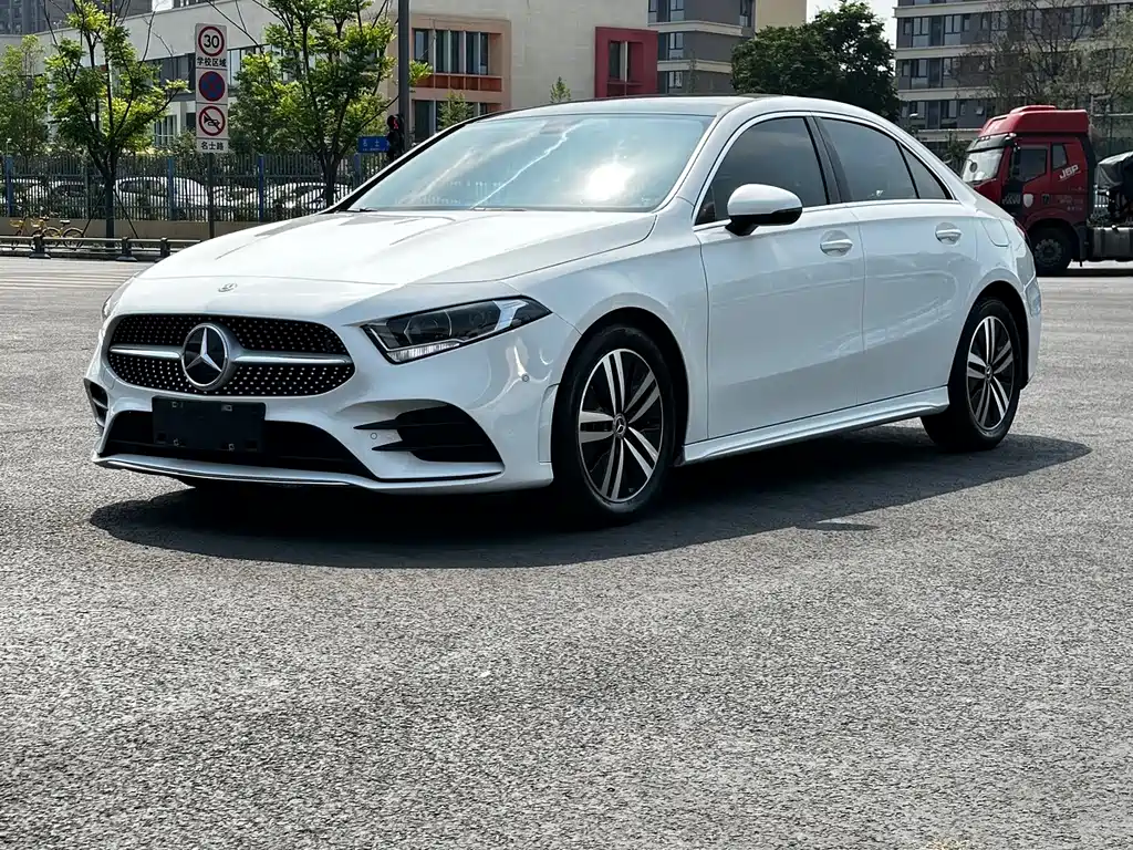 Mercedes-Benz A-Class 2020 — фото 1