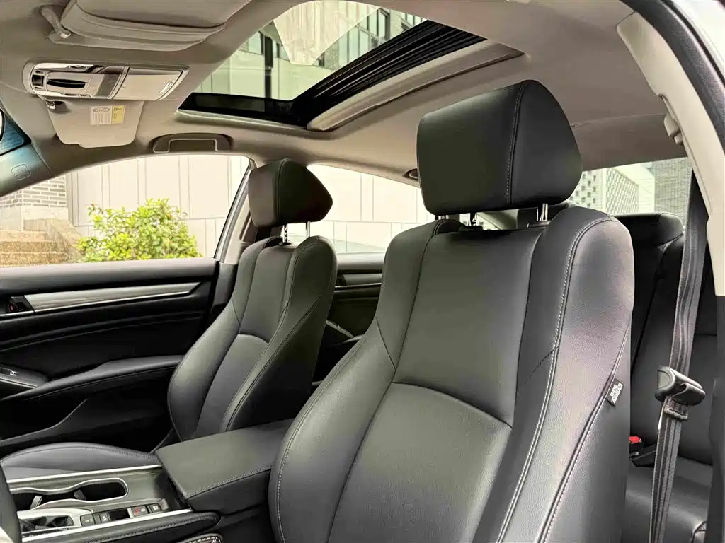 Honda Accord 2019 — фото 16