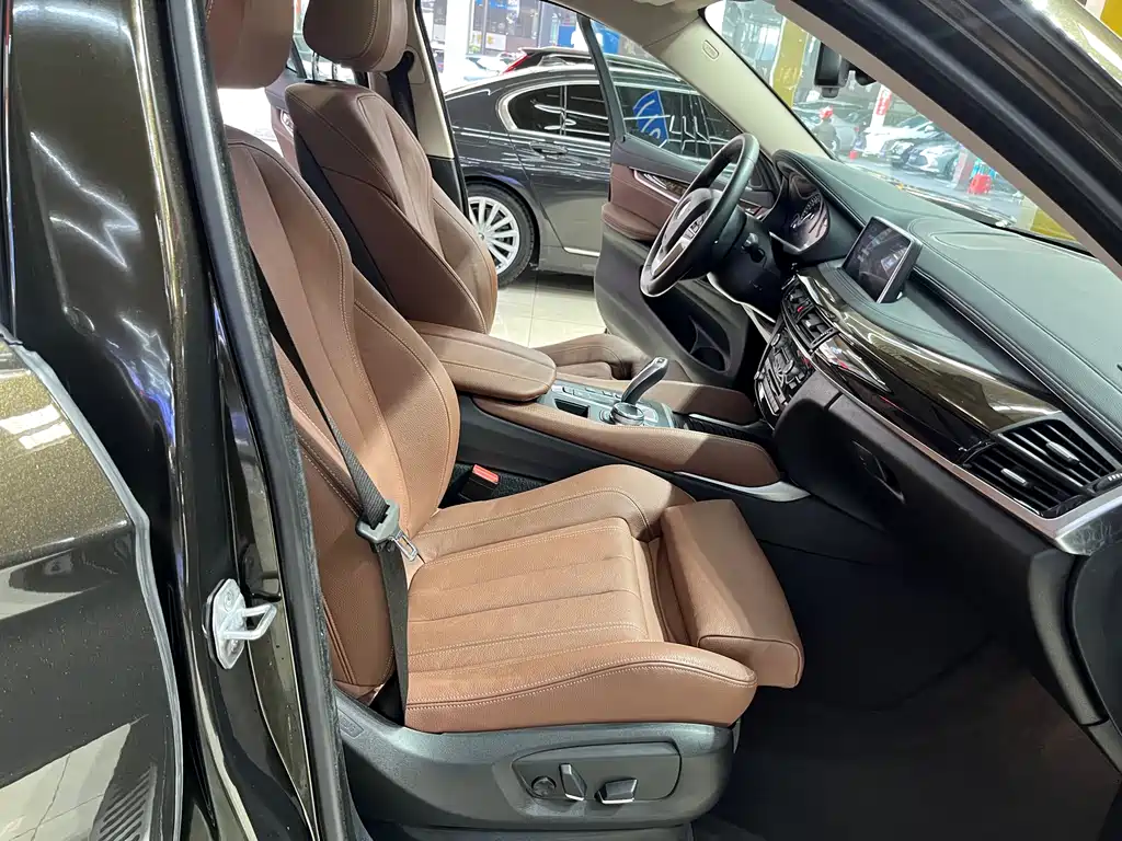 BMW X6 2017 — фото 20