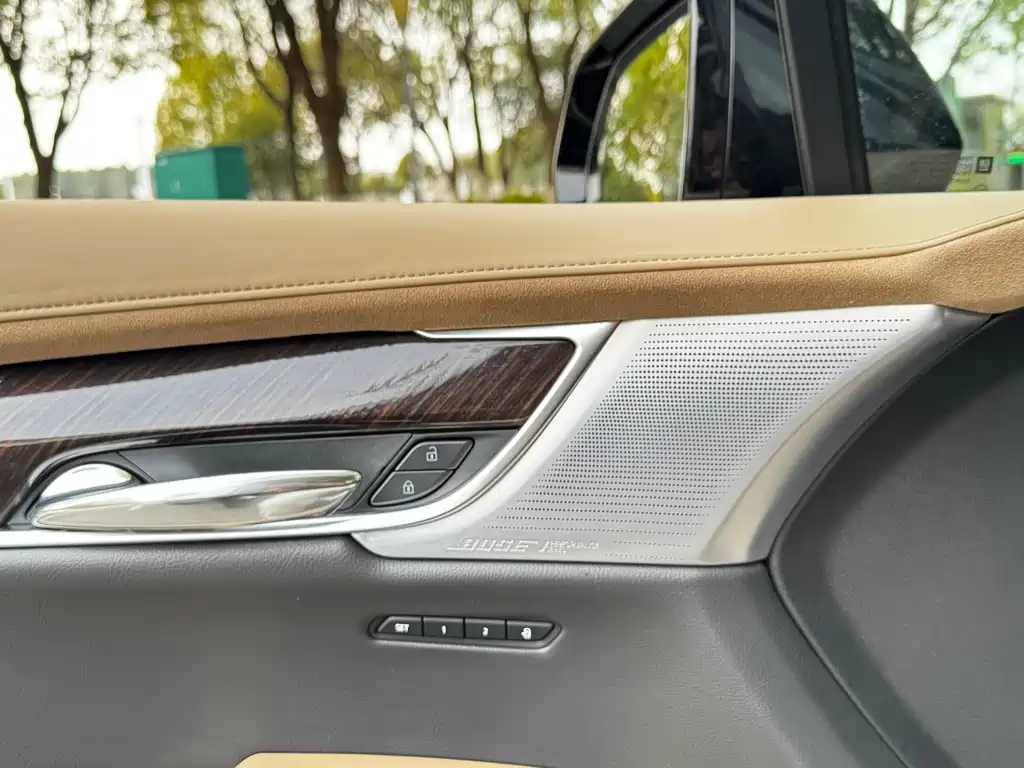 Cadillac XT6 2025 — фото 11