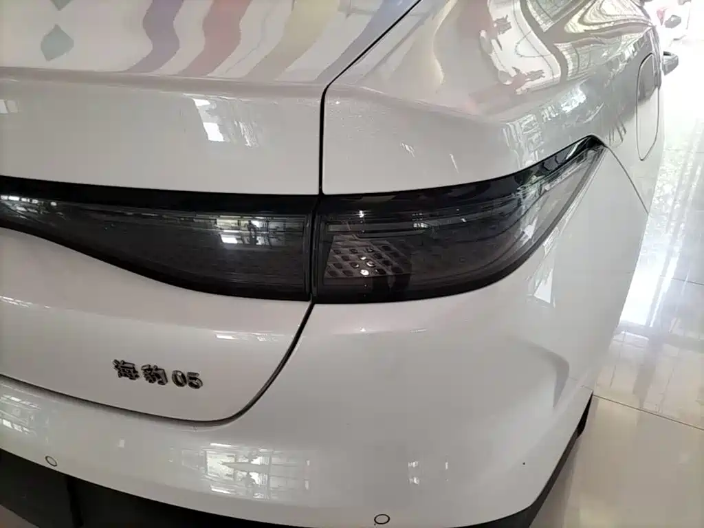 BYD Seal 05 DM-i 2025 — фото 8