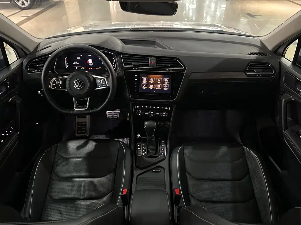 Volkswagen Tiguan L 2020 — фото 12