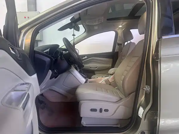 Ford Kuga 2014